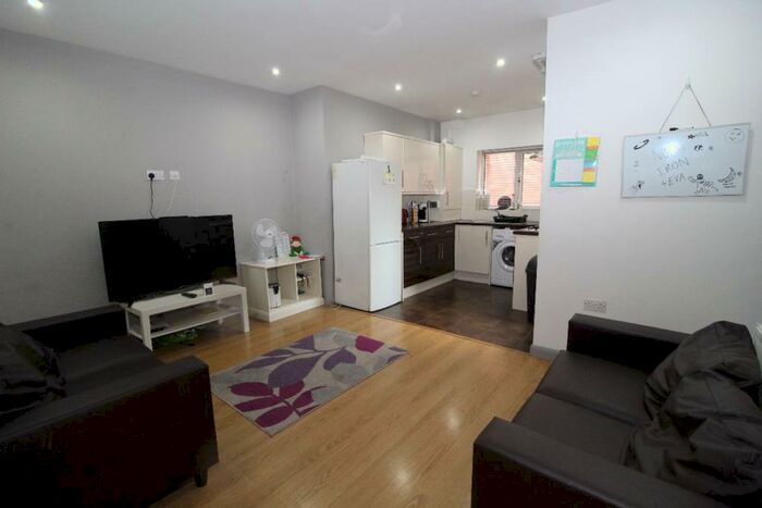 4 Bedroom Terraced House To Rent In Cannon Hill, Ashton-on Ribble, Preston, PR2