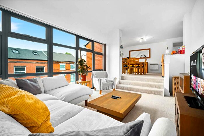 2 Bedroom Flat To Rent In Lion Court, Warstone Lane, Jewellery Quarter, Birmingham, B18