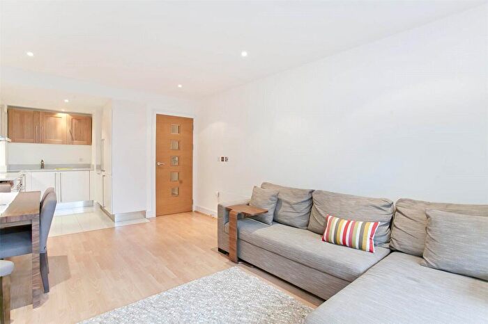1 Bedroom Apartment To Rent In Howard Building, Queenstown Road, London, SW11
