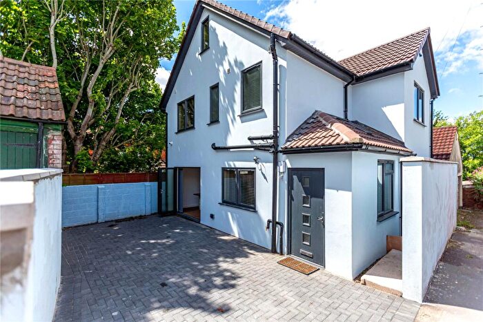 4 Bedroom Detached House To Rent In Talbot Road, Knowle, Bristol, BS4