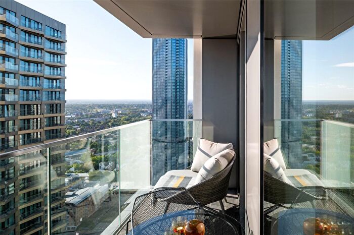 2 Bedroom Flat For Sale In Park Drive, Canary Wharf, E14