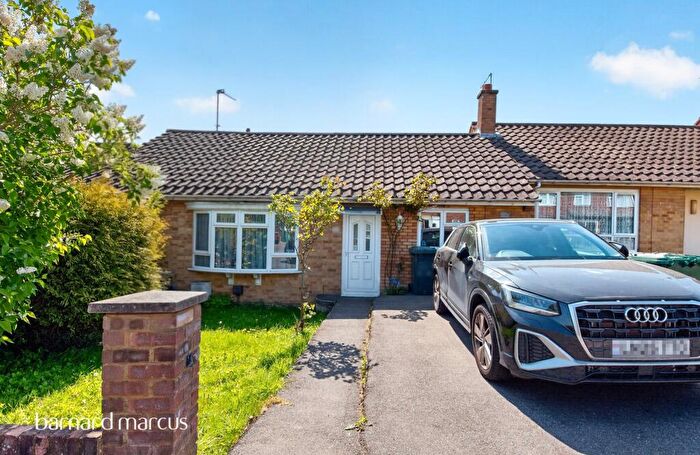 2 Bedroom Terraced Bungalow For Sale In Pine Road, London, N11