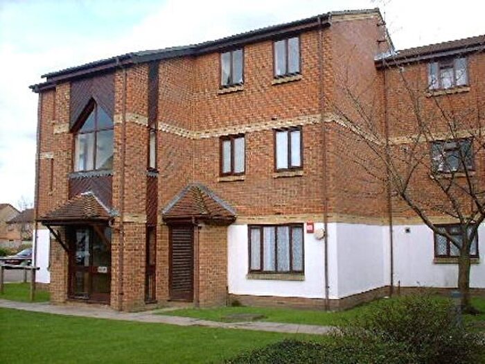 2 Bedroom Flat To Rent In Alliance Close, Wembley, HA0
