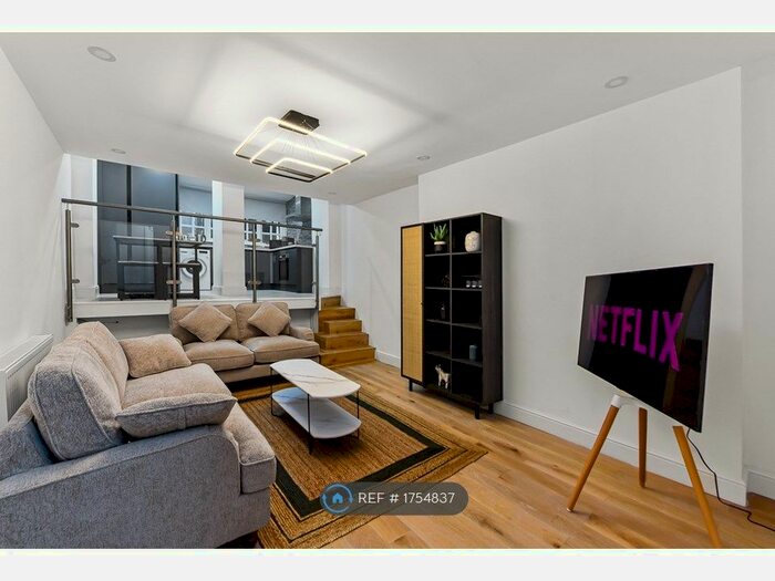 2 Bedroom Maisonette To Rent In Chelsea Embankment, London, SW3