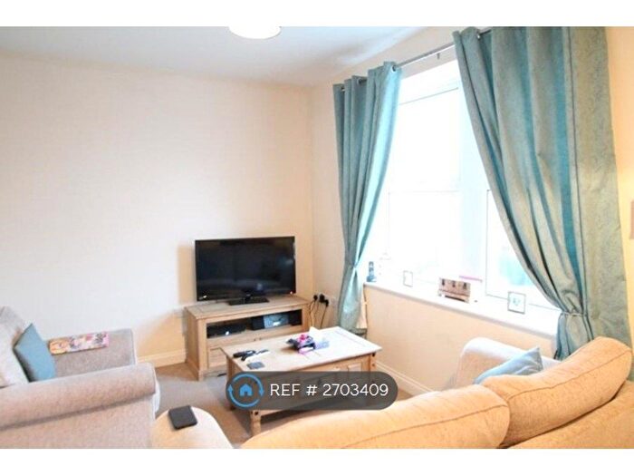 2 Bedroom Flat To Rent In Bradford Road, East Ardsley, Wakefield, WF3