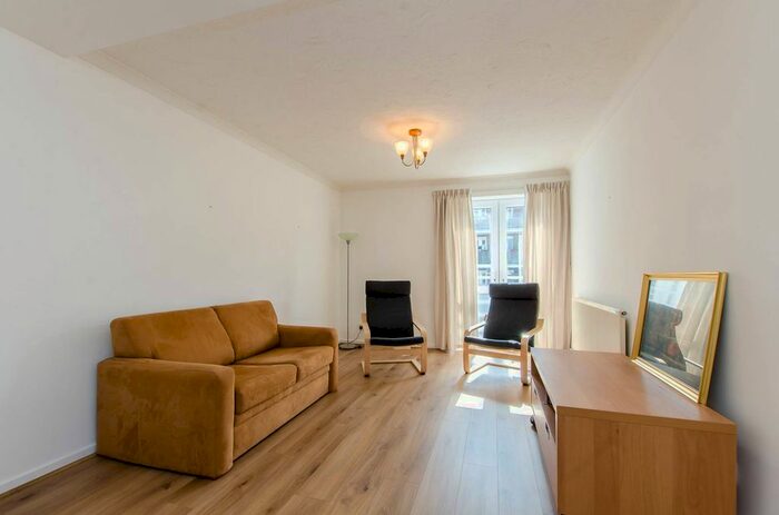 2 Bedroom Flat To Rent In Roman Road, Bethnal Green, London E2