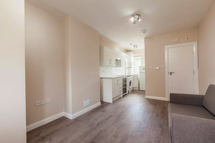 Studio To Rent In Churston Close, Tulse Hill, London, SW2