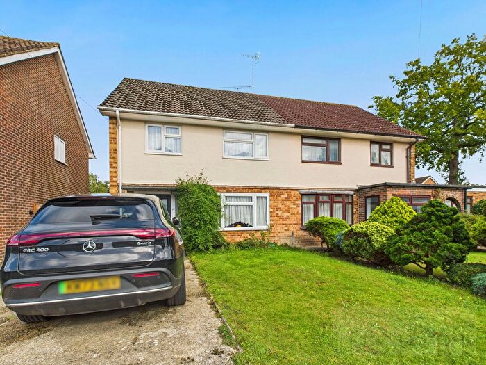 3 Bedroom Semi-Detached House For Sale In Parkway, Crawley, RH10