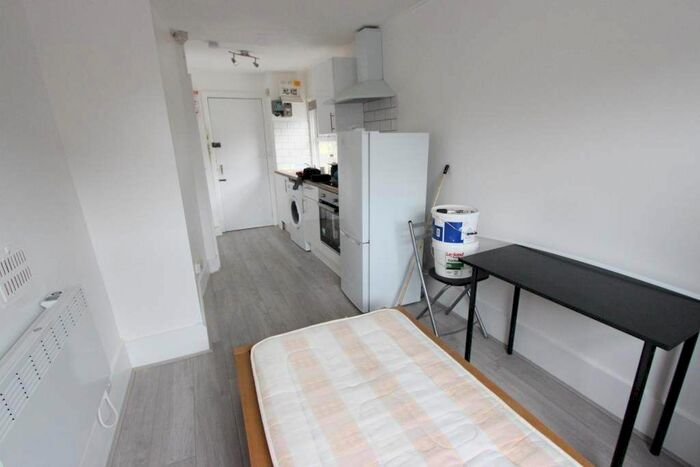 1 Bedroom Studio To Rent In Saint Michael's Terrace, London, N22