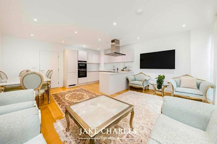 4 Bedroom Property To Rent In Tollgate Gardens, London, NW6