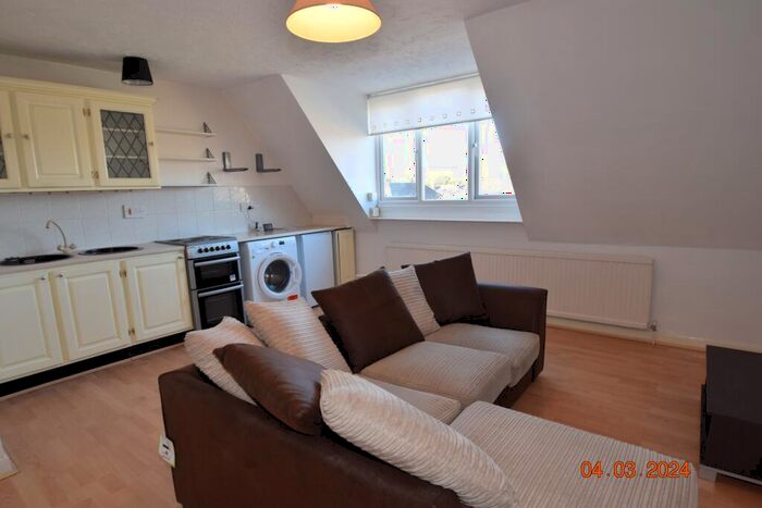 1 Bedroom Flat To Rent In Malbrook Road, Norwich, NR5