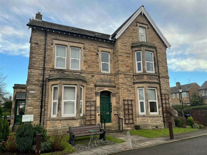 1 Bedroom Apartment For Sale In Grove Park, Barnard Castle, DL12