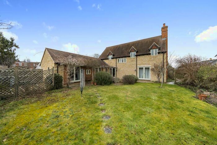 4 Bedroom Detached House To Rent In Marcham, Abingdon, OX13