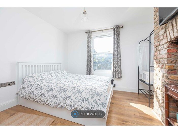 2 Bedroom Flat To Rent In Croxley Road, London, W9