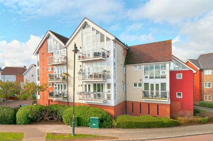 2 Bedroom Apartment To Rent In Lindel Court, Kings Hill, ME19