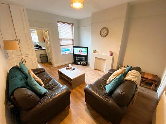 4 Bedroom House To Rent In South View Road, Sheffield, S7