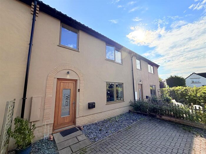 3 Bedroom Cottage For Sale In Blacksmith Road, Cotton, IP14