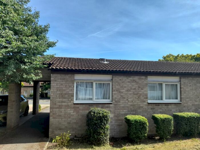 1 Bedroom Bungalow To Rent In Myrtle Bank, Stacey Bushes, MK12