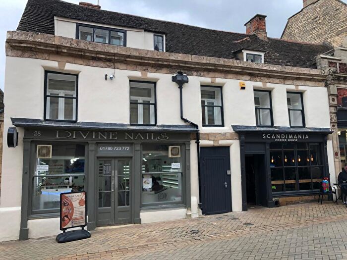 2 Bedroom Apartment To Rent In High Street, Stamford, PE9