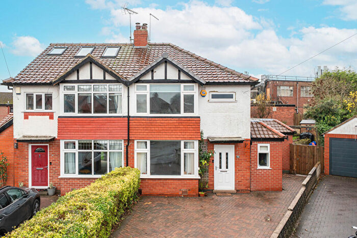 3 Bedroom Semi Detached House For Sale In Halstead Road, Harrogate, HG2