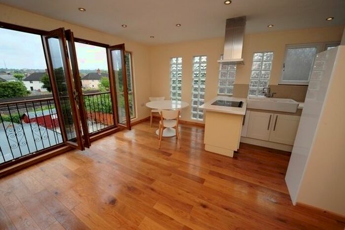 2 Bedroom Flat To Rent In The Mews, Norbury Crescent, London, SW16