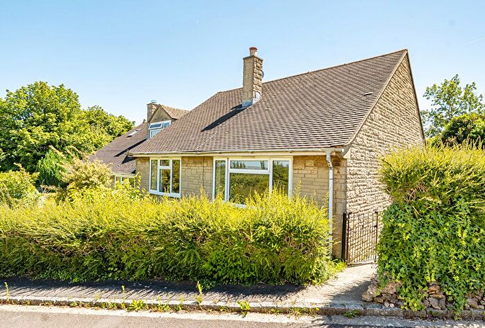 2 Bedroom Bungalow For Sale In Quarry Ground, Fifield, Chipping Norton, Oxfordshire, OX7