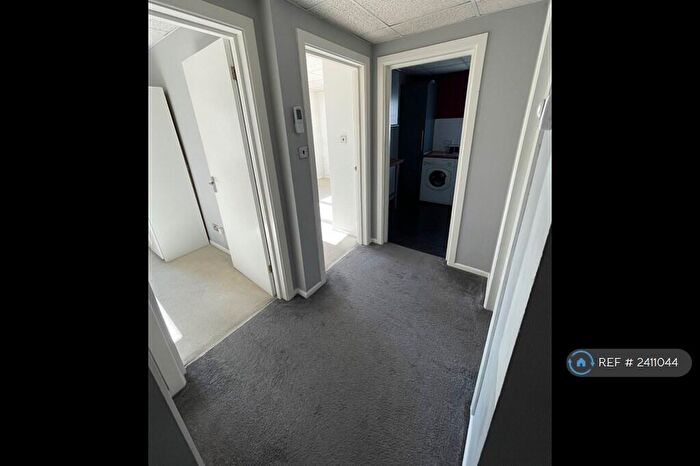 2 Bedroom Flat To Rent In Bournemouth Road, Poole, BH14