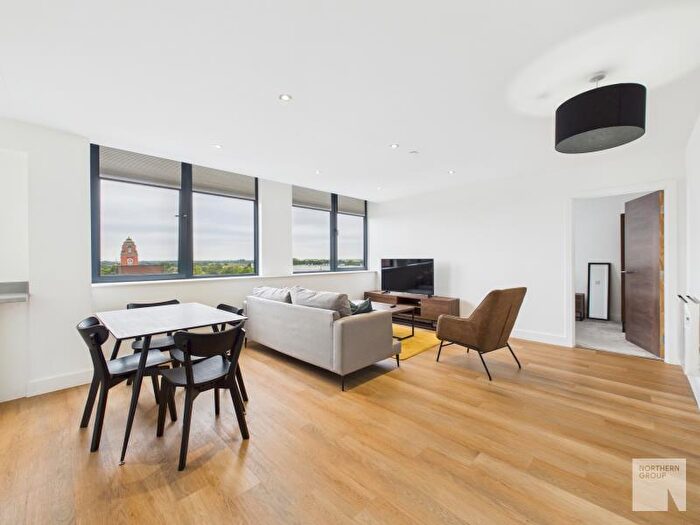 2 Bedroom Apartment To Rent In Alexander House :: Old Trafford, M16