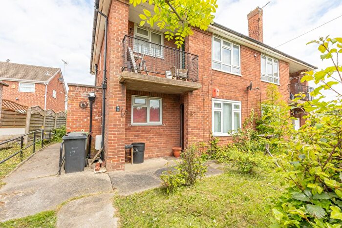 1 Bedroom Flat To Rent In Fearnville Close, Roundhay, Leeds, LS8