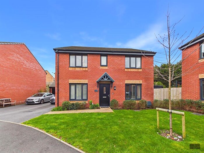 4 Bedroom Property For Sale In Centurion Close, Exeter, EX1