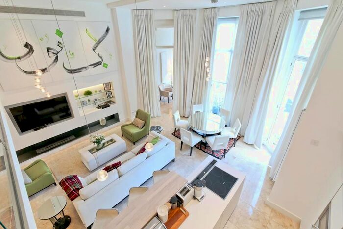 4 Bedroom Flat To Rent In Hyde Park Gate, South Ken, SW7