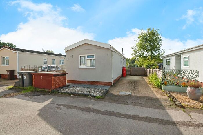 1 Bedroom Mobile/park Home For Sale In Glen Mobile Home Park, Colden Common, Winchester, SO21