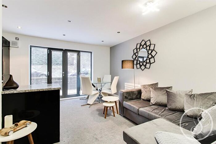2 Bedroom Flat For Sale In Centre Point, Regent Street Chapel Allerton, Leeds, LS7