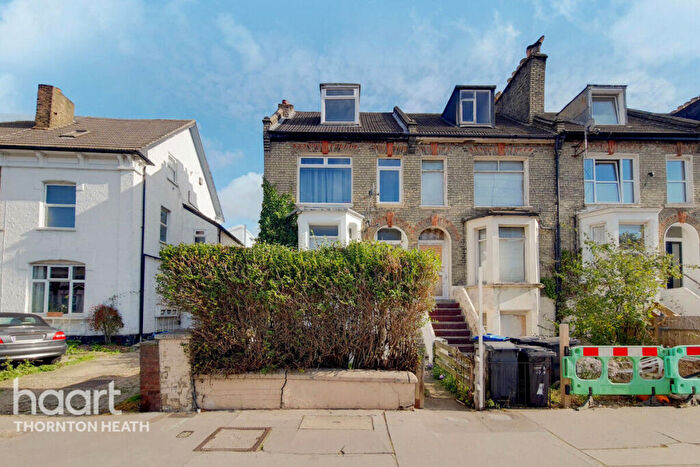 1 Bedroom Character Property For Sale In Clifton Road, London, SE25