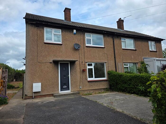 3 Bedroom Semi-Detached House To Rent In Teddington Avenue, Huddersfield, West Yorkshire, HD5