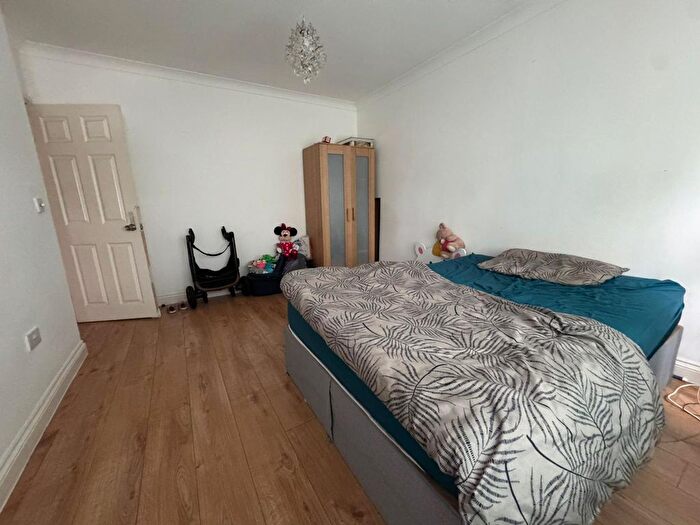 3 Bedroom Terraced House To Rent In Longthornton Road, London, SW16