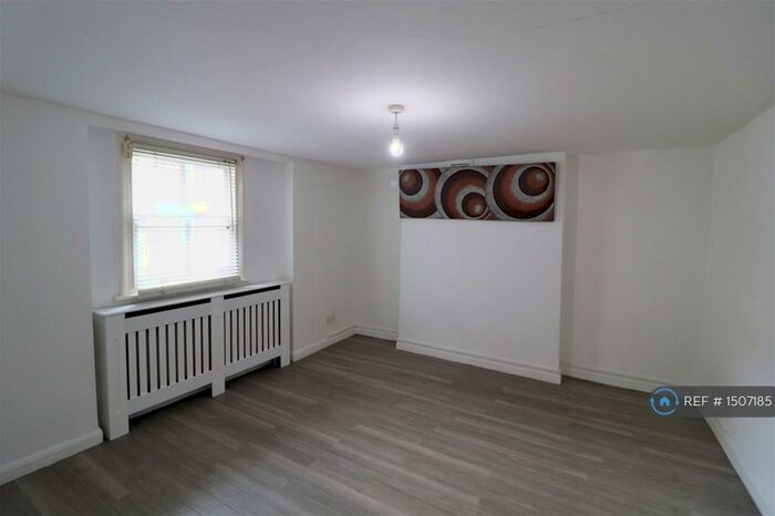 1 Bedroom Flat To Rent In Waldram Crescent, London, SE23