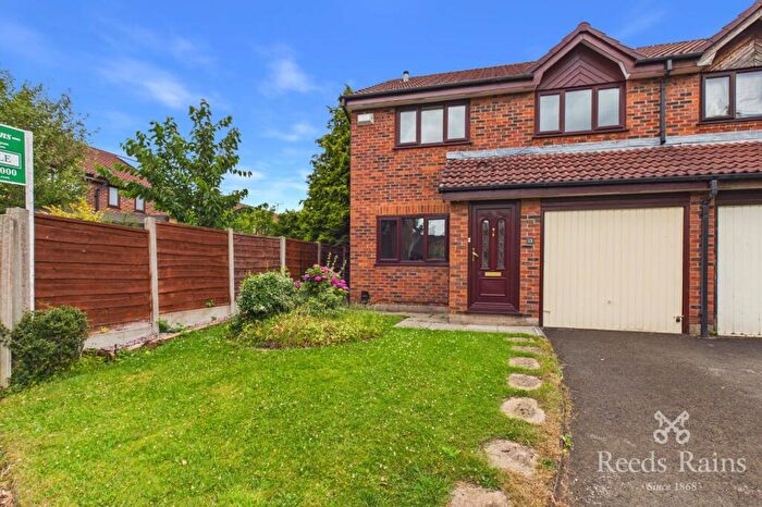 3 Bedroom Semi-Detached House For Sale In Pimmcroft Way, Sale, Greater Manchester, M33