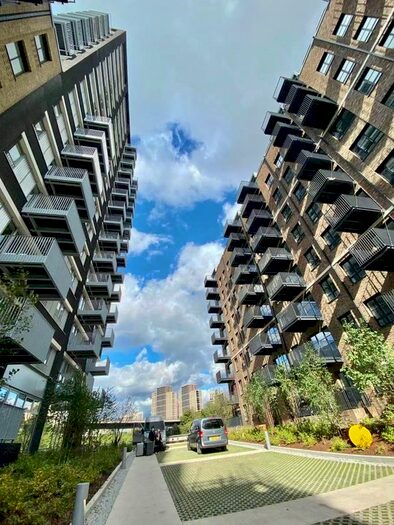 Studio To Rent In Paddington, London, E14