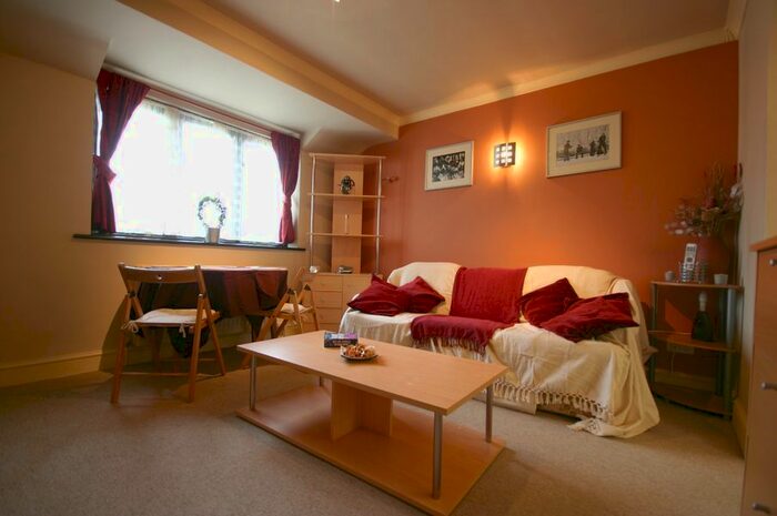 2 Bedroom Flat To Rent In Barley Court, 44 Bury Green Road, Cheshunt, Waltham Cross EN7