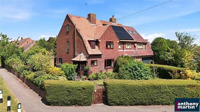 3 Bedroom Bungalow For Sale In Longfield Road, Meopham, DA13