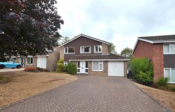 4 Bedroom Detached House For Sale In Dukes Mead, Fleet, GU51