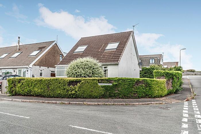 3 Bedroom Detached Bungalow For Sale In Rowan Close, Penycoedcae, Pontypridd, CF37