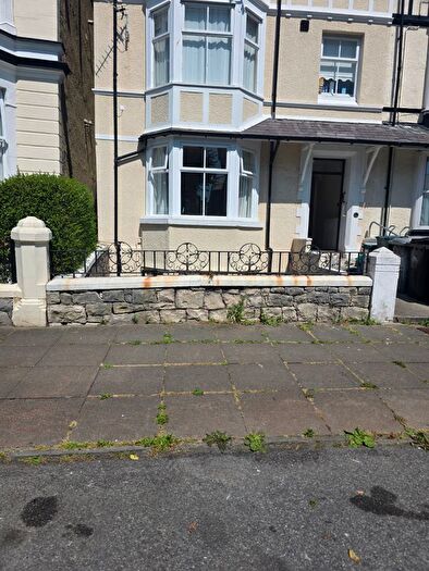 1 Bedroom Flat To Rent In Charlton Street, Llandudno, LL30