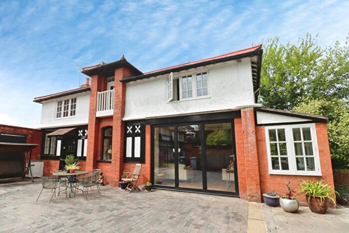 3 Bedroom Detached House For Sale In Mill Hey, New Chester Road, Eastham, CH62