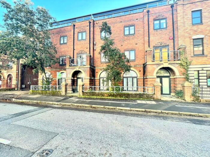 1 Bedroom Flat To Rent In Wesley Gate, Queens Road, Reading, Berkshire, RG1