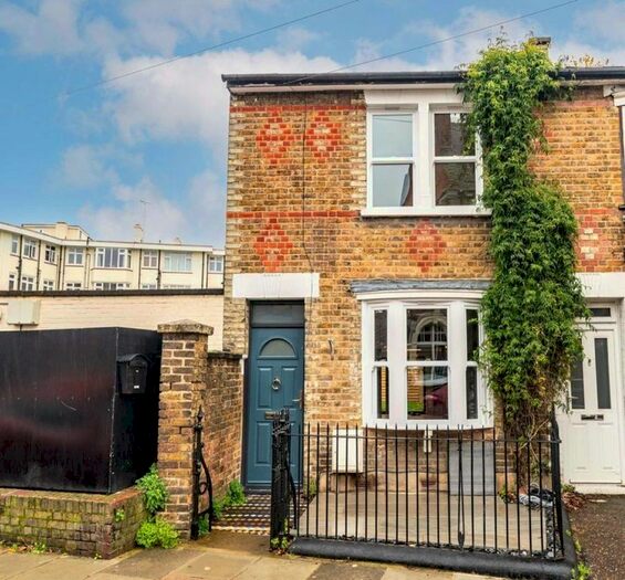 3 Bedroom Property To Rent In Winchester Road, St Margarets, Twickenham, TW1