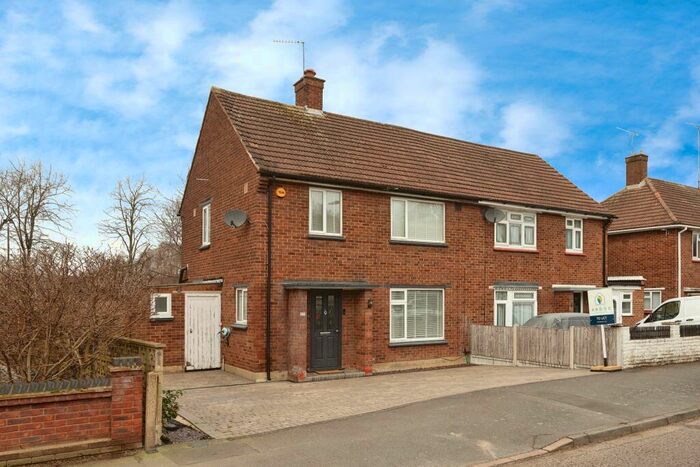 3 Bedroom Terraced House To Rent In Waltham Road, Woodford Green, IG8