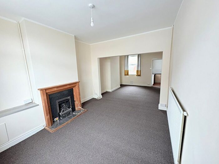 2 Bedroom Terraced House To Rent In Cross Street, Kettering, NN16
