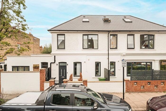 3 Bedroom Terraced House To Rent In Jeddo Road, Shepherds Bush, W12